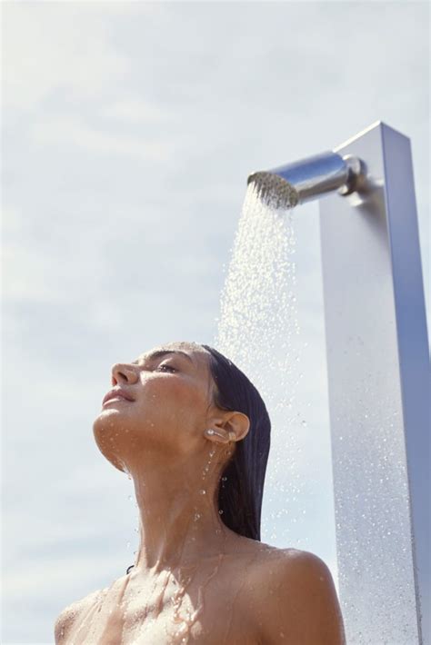 showers nude